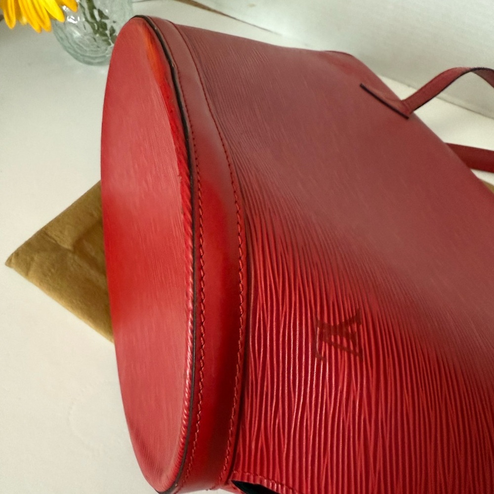 LOUIS VUITTON EPI SAINT JACQUES LARGE SHOULDER BAG. - Picture 6 of 17